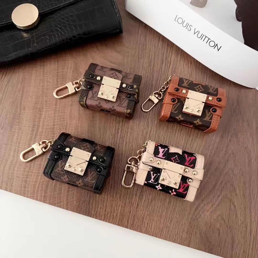 Louis Vuitton Signature Snap