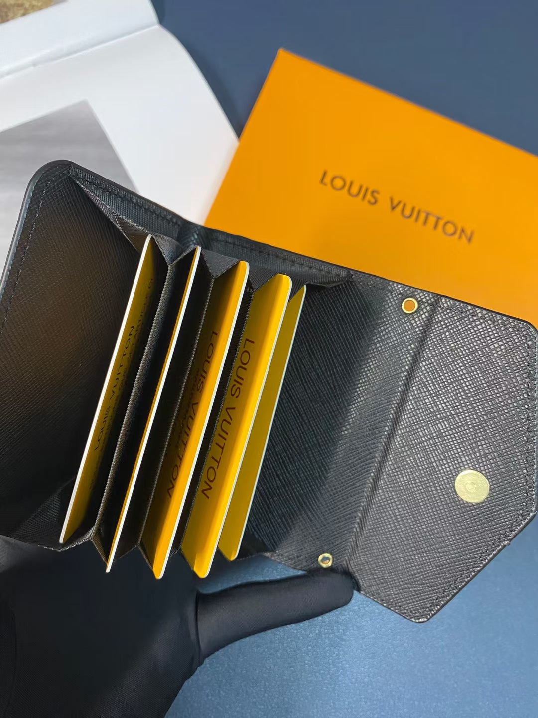 Louis Vuitton Essentials Compact Card Holder