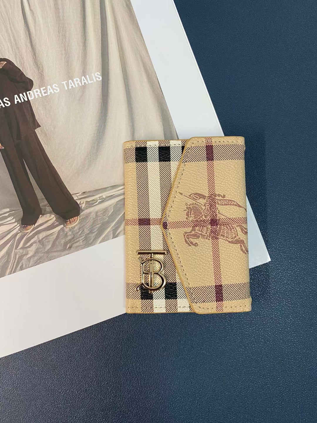 LV SleekStash Card Keeper