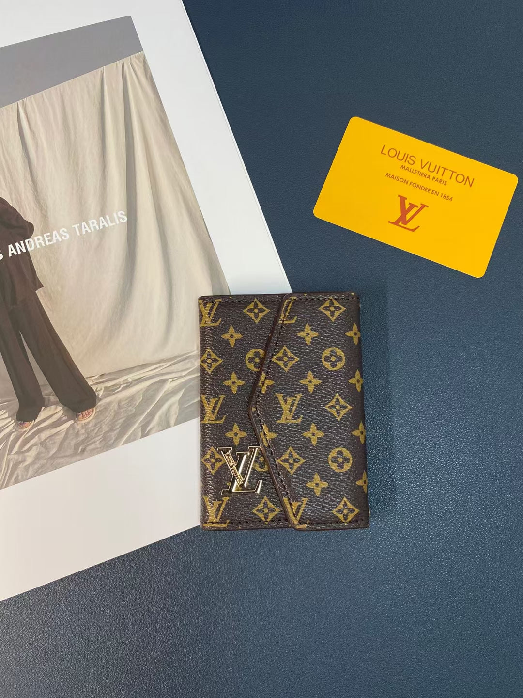 LV SleekStash Card Keeper