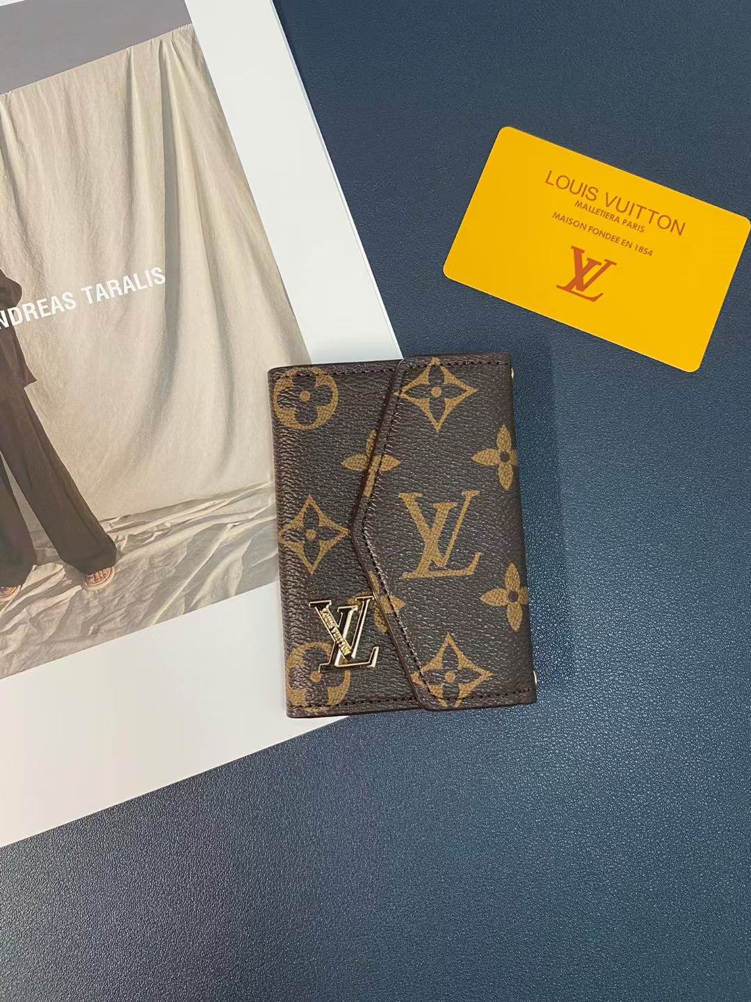 LV SleekStash Card Keeper