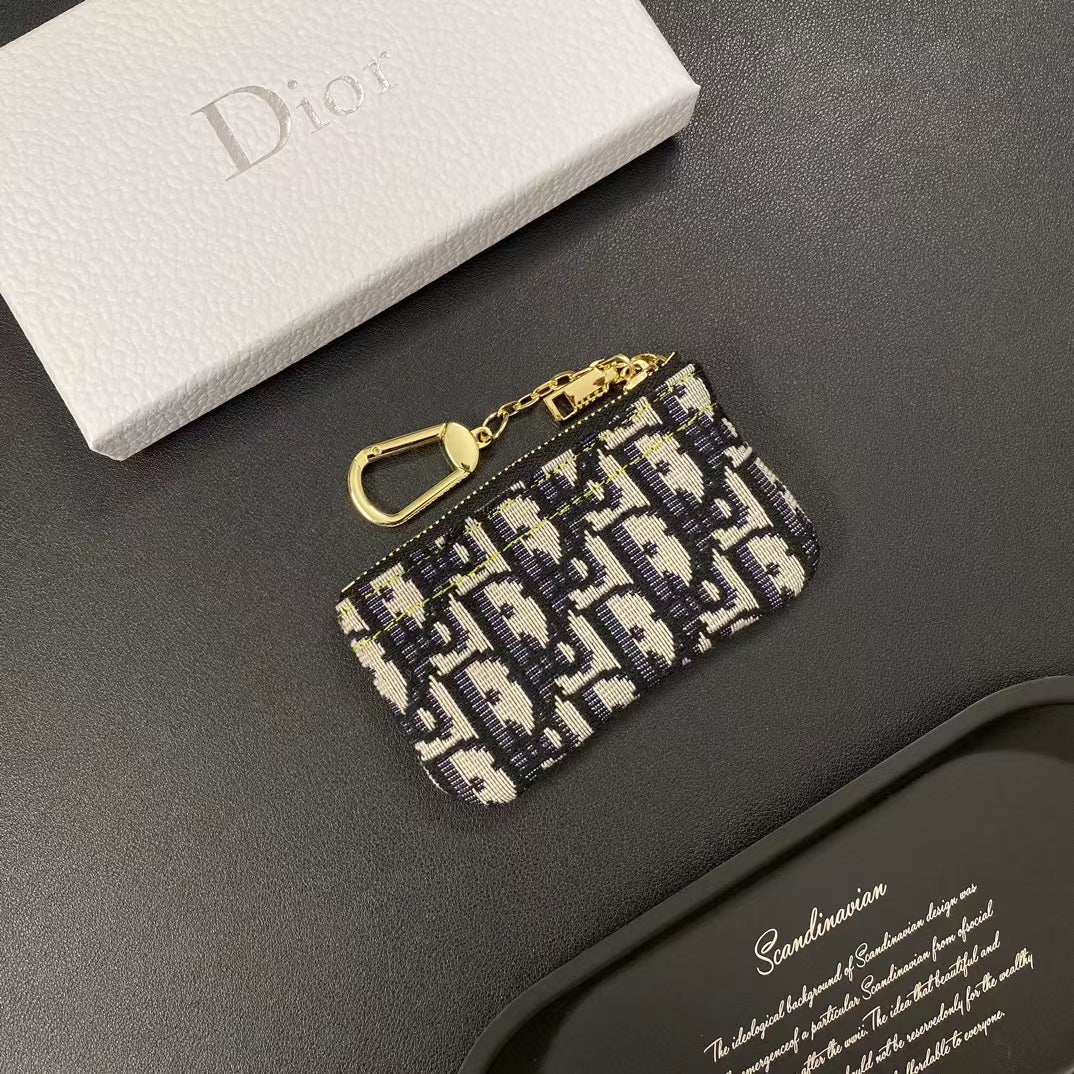 Louis Vuitton Essentials Card Case Luxury