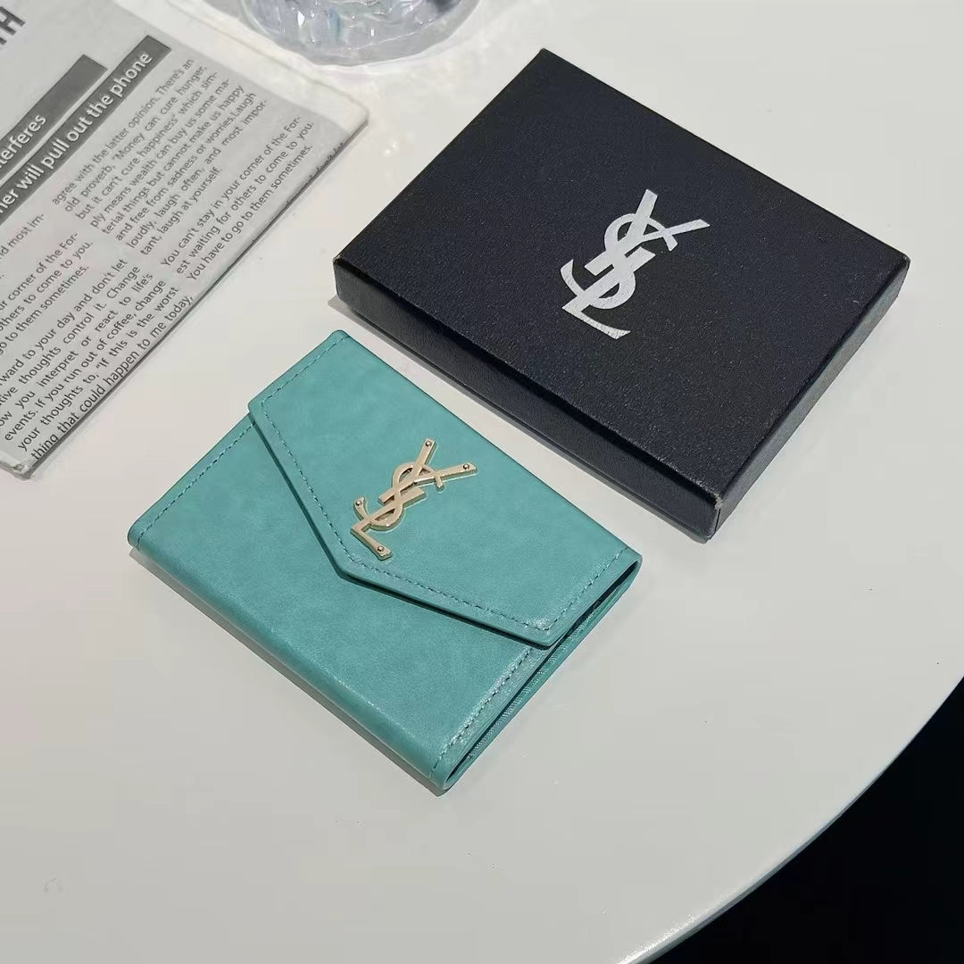 LuxeLine Compact Essentials Case LV