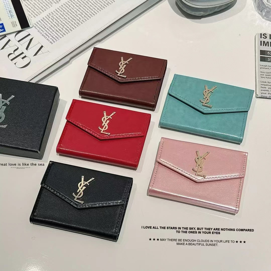 LuxeLine Compact Essentials Case LV