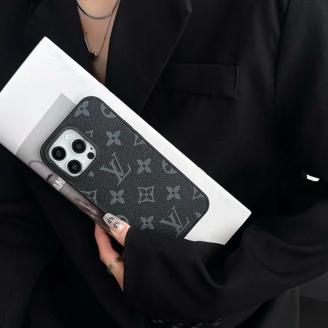 LV Signature SoftGuard Case