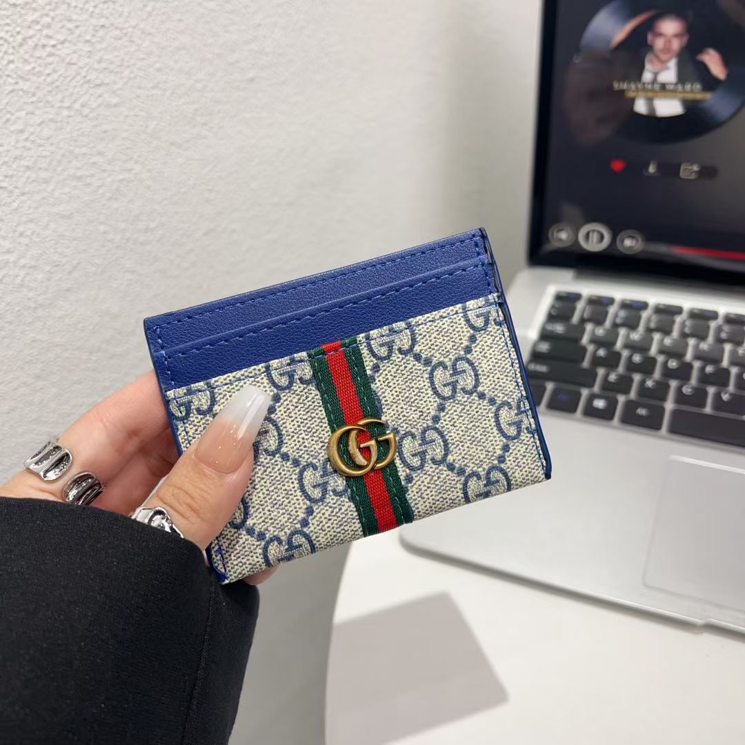Gucci GG Supreme Card Holder