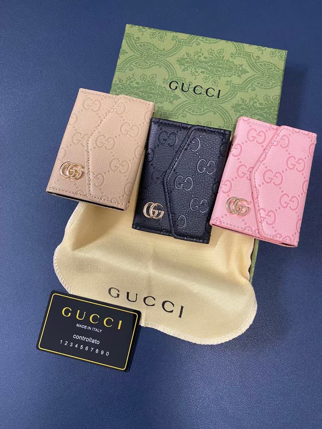 Gucci Signature Slim Wallet Card Case