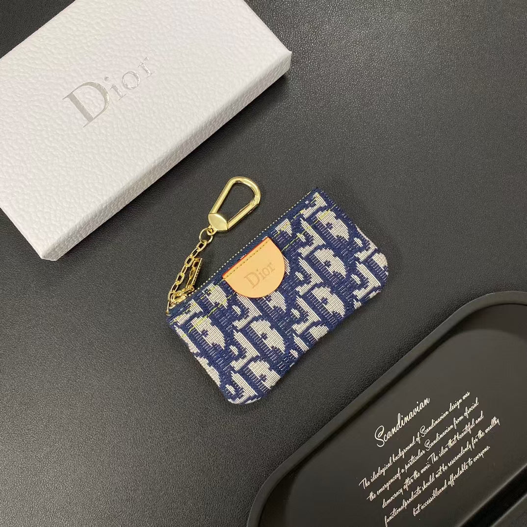 Louis Vuitton Essentials Card Case Luxury
