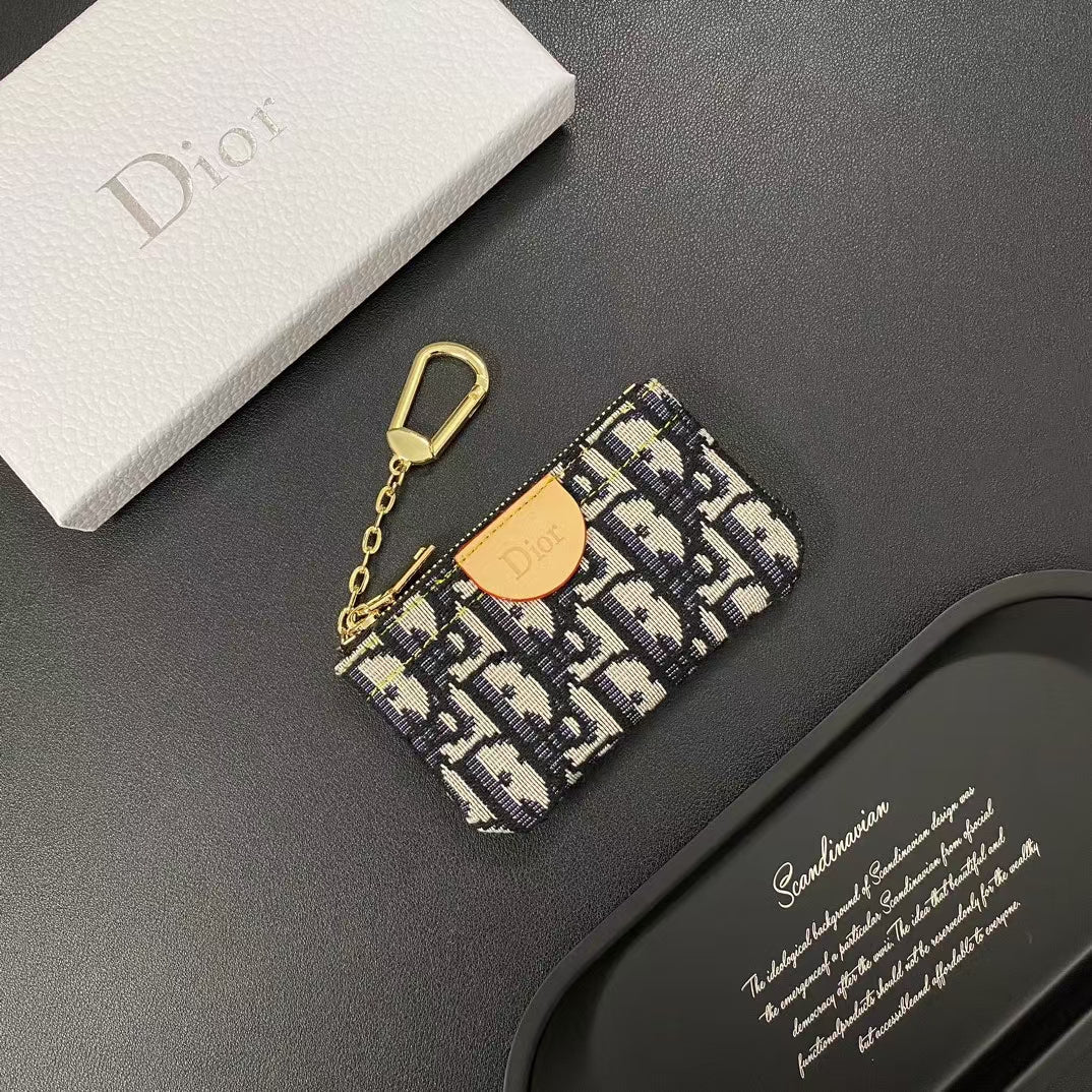 Louis Vuitton Essentials Card Case Luxury