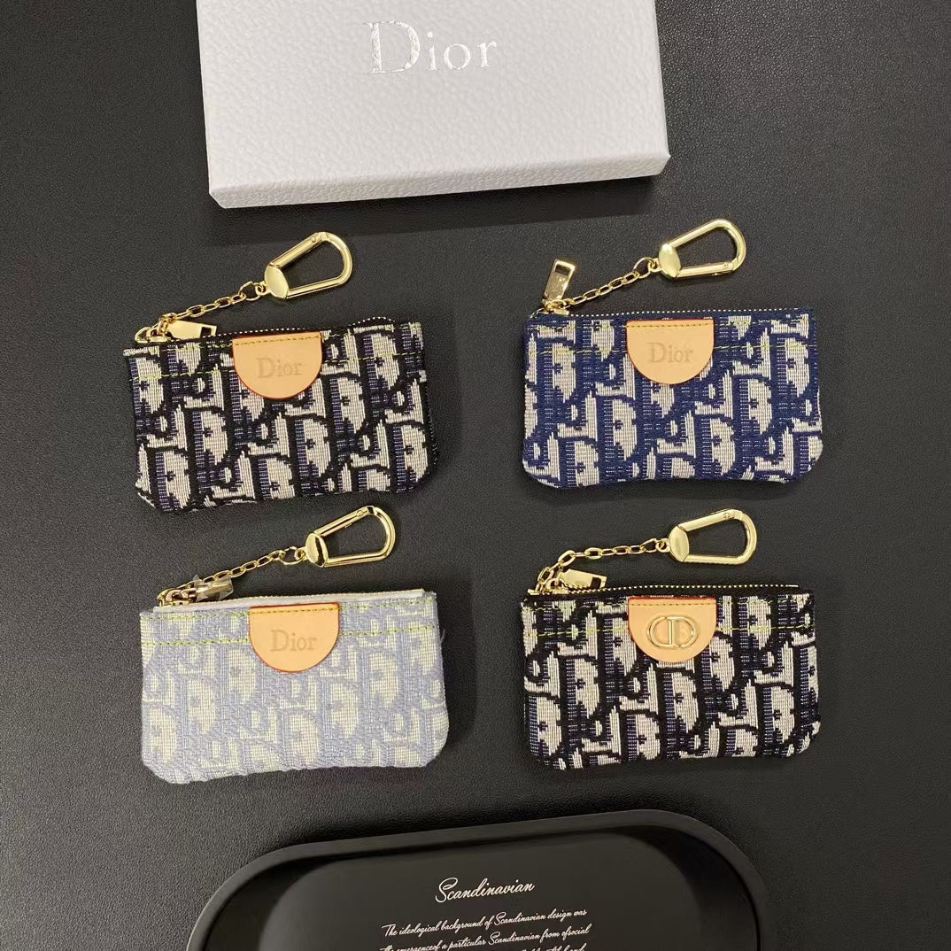 Louis Vuitton Essentials Card Case Luxury