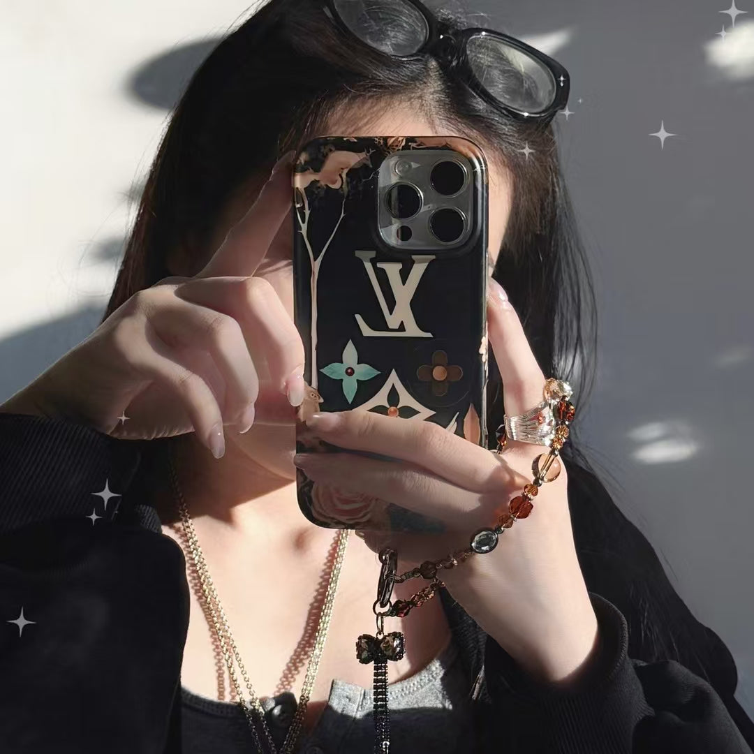 Classic Style Louis Vuitton Signature