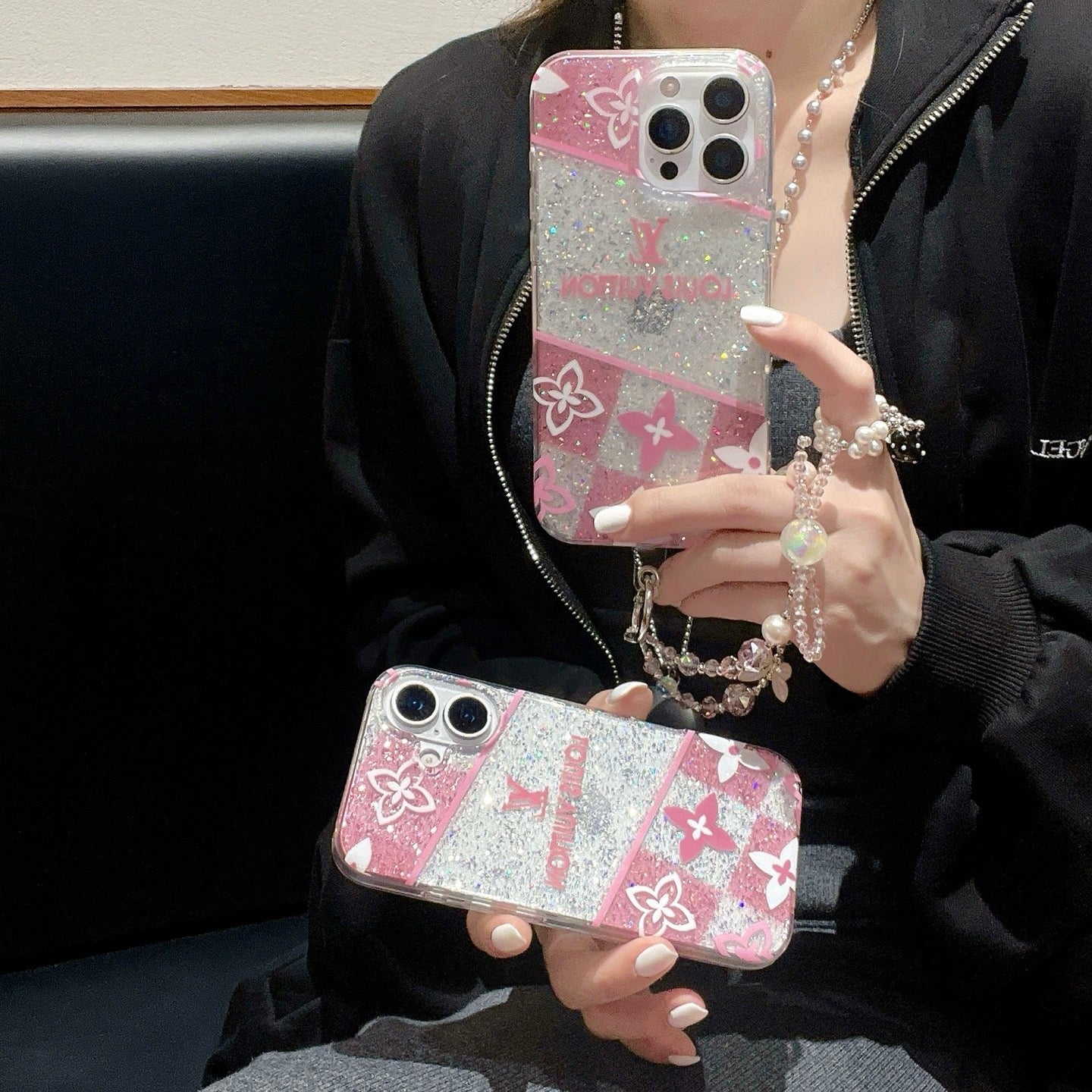 Louis Vuitton EasyGrip Cover Signature Style, Secure Hold