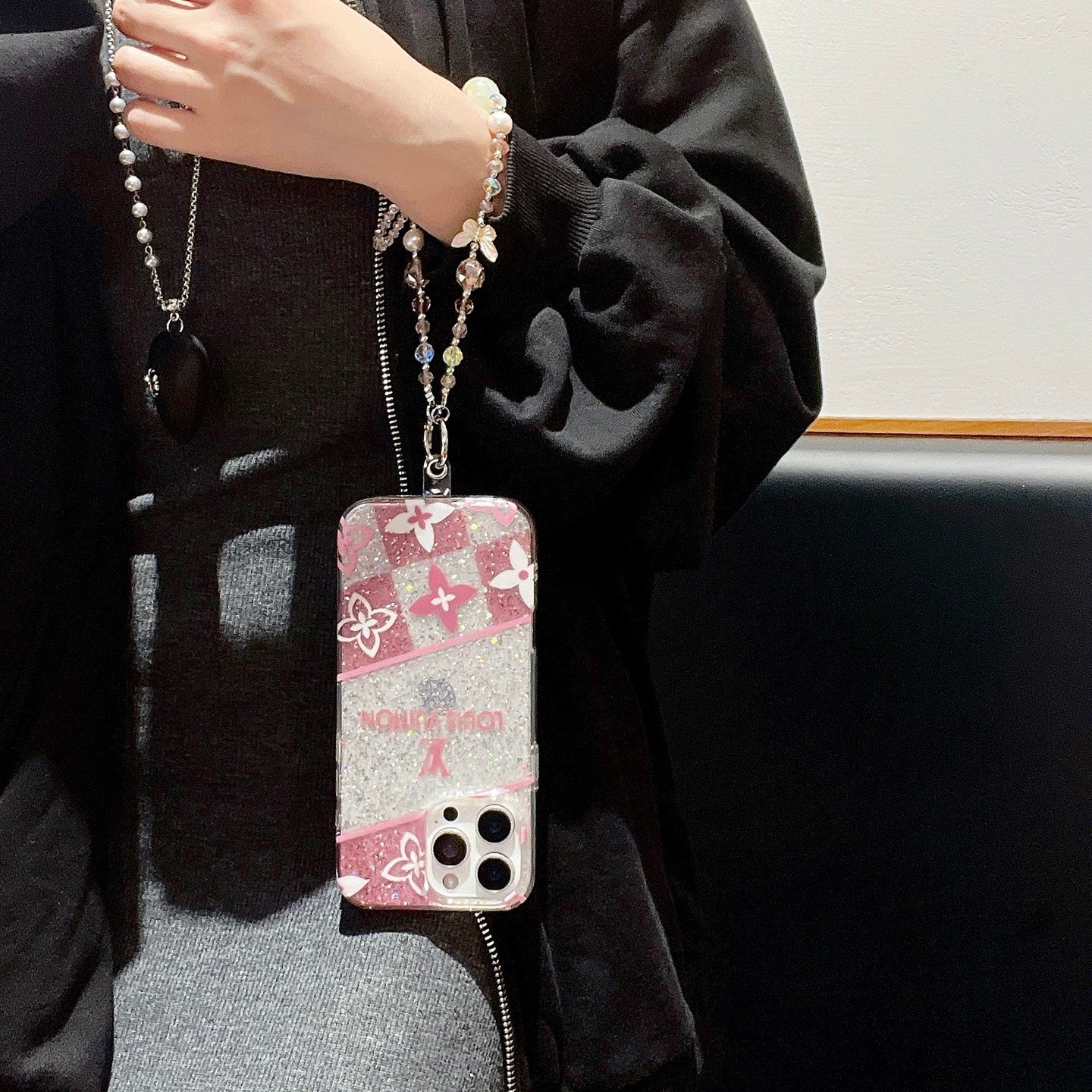 Louis Vuitton EasyGrip Cover Signature Style, Secure Hold